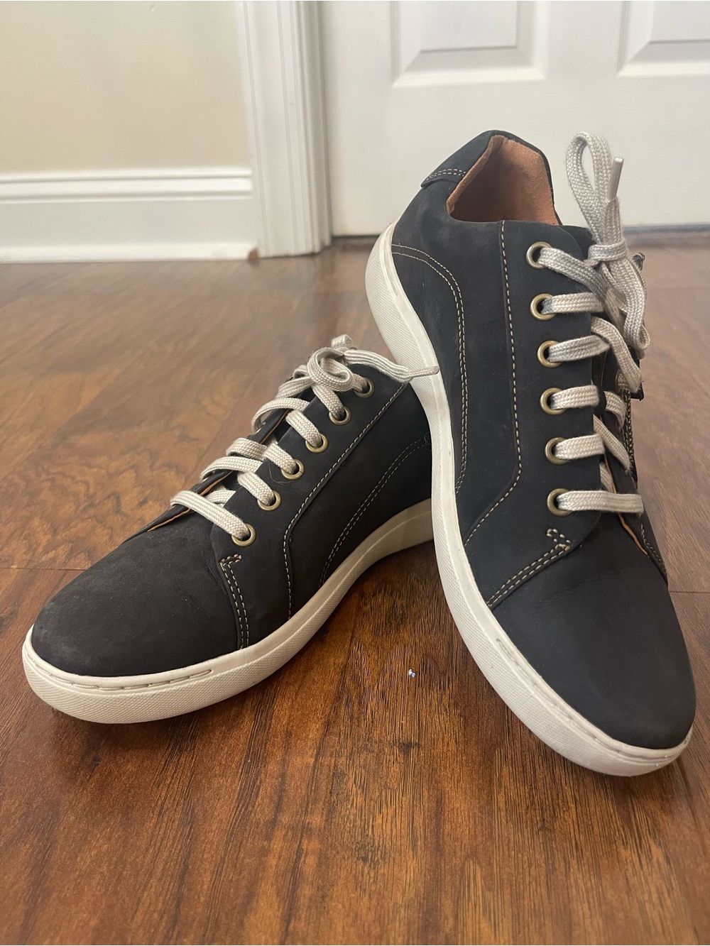 Clarks Nalle Lace Sneakers Navy Nubuck Leather Side Zipper Size 9.5 Comfort